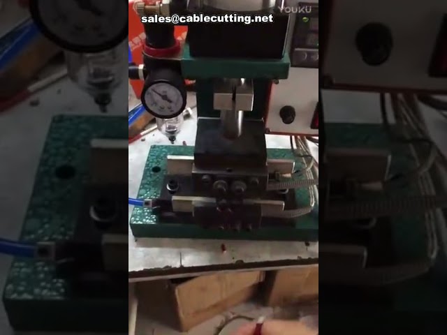 Verticale Draadstripmachine met Elektrische Verwarming – Efficiënte Kabelstripper voor Industrieel Gebruik