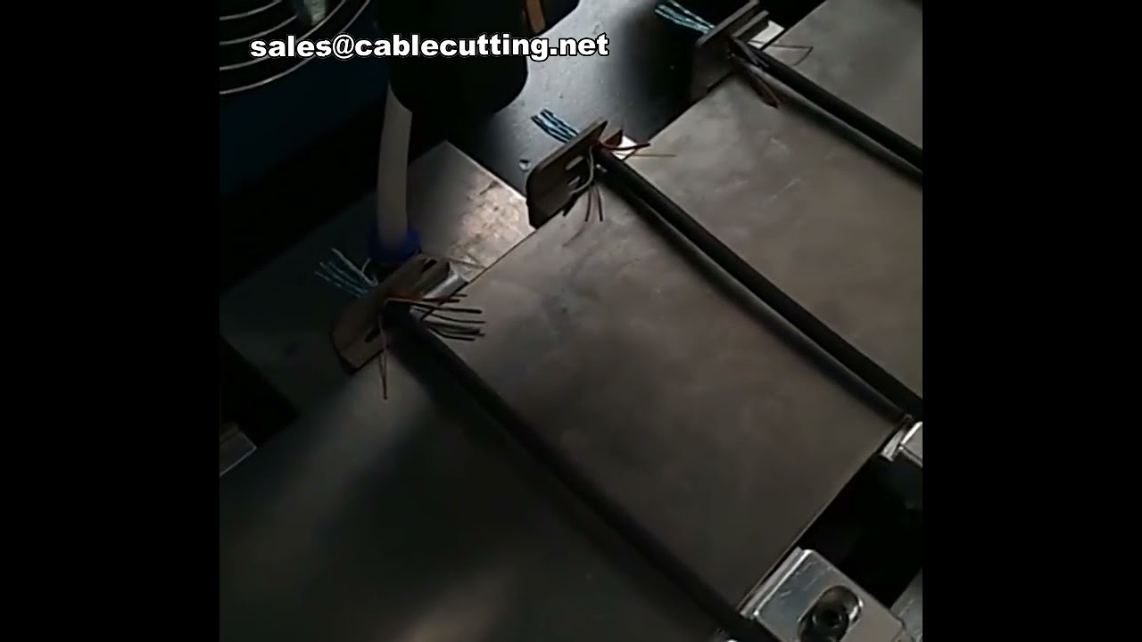 Automatische Laser Draadstripmachine voor Coaxiale Aluminiumfolie Snijden en Meervoudig Strippen