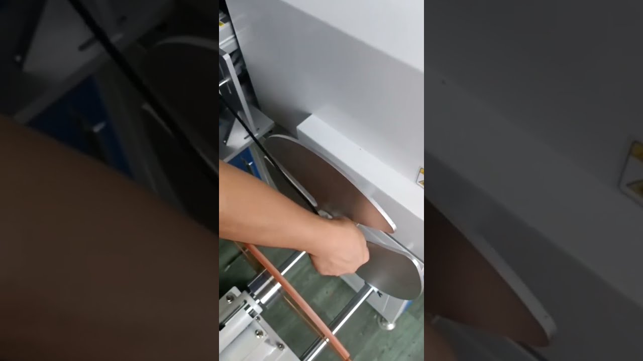 Geautomatiseerde draad- en kabelverwerkingsmachine: tellen, traverseren, knippen, strippen & wikkelen