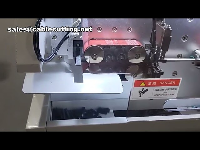 Grote vierkante draadstripmachine - knippen, strippen en crimpen in één