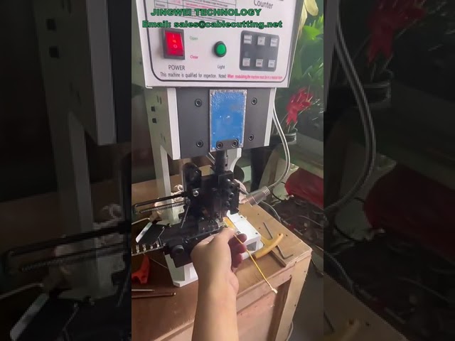 Super Mute 2T OTP: Stille, semi-automatische kabelkrimpmachine voor elektrische terminals