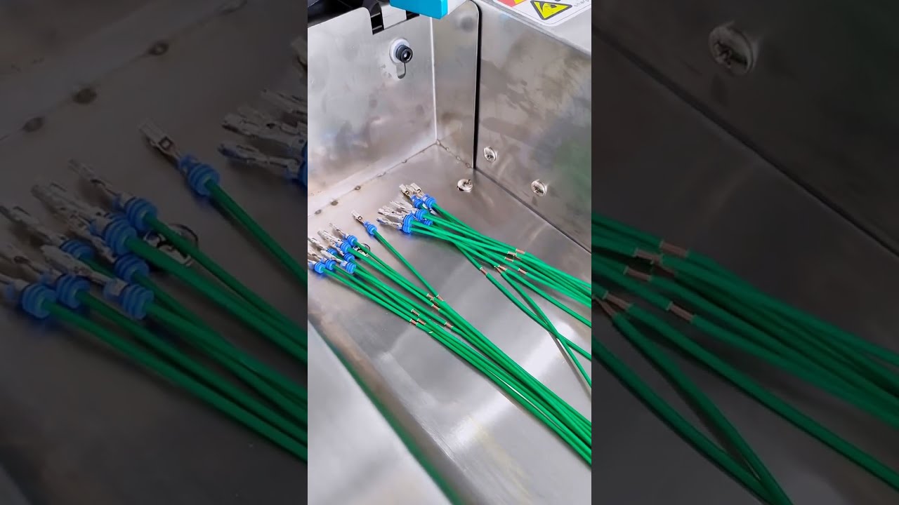 Efficiënte kabelboomverwerking met middenstrip en regenplug voor EV parallel bedrading #machine