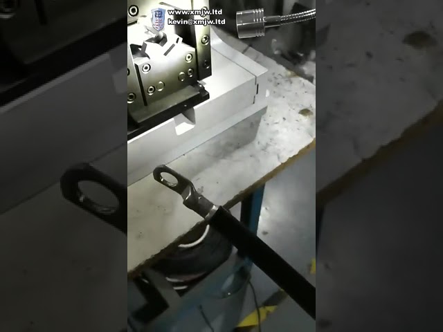 Halfautomatische horizontale pers voor kabelogen en eindhulzen | Kabelklemmenmachine