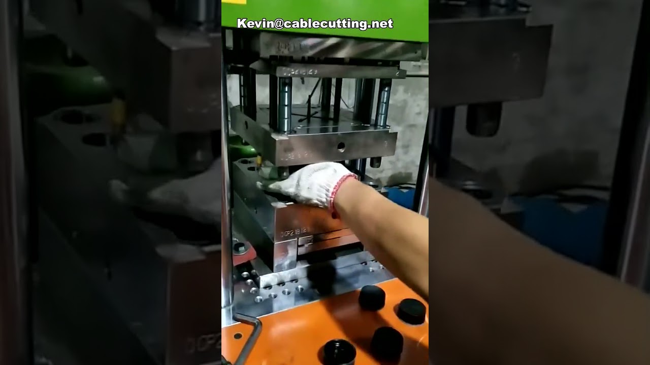 Rotatie-injectiemachine voor LED-lampfittingen – Efficiënte productie van lamphouders