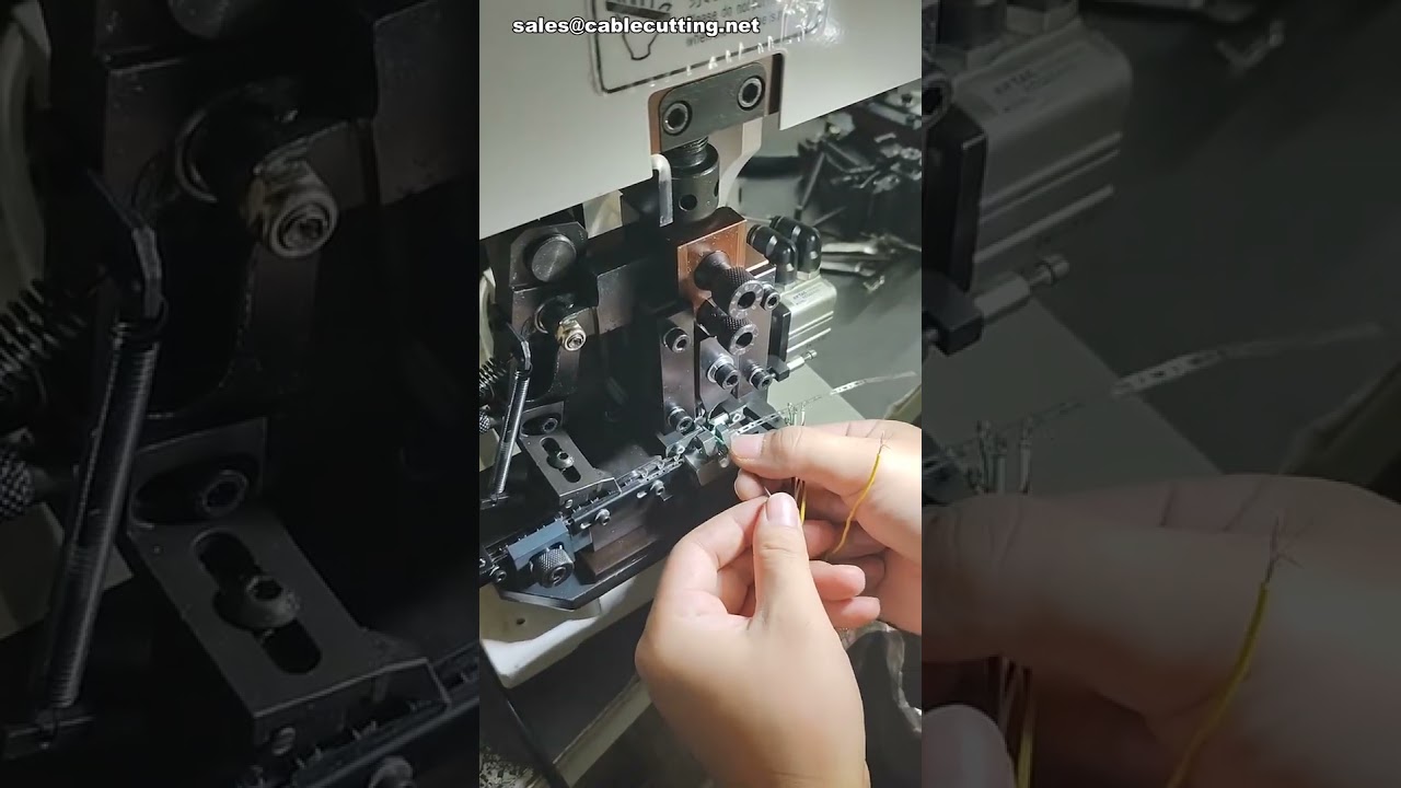 Enkelzijdige draadstripper en krimpmachine - 2,5 terminals opzetten OK #fabriek #machine #diy