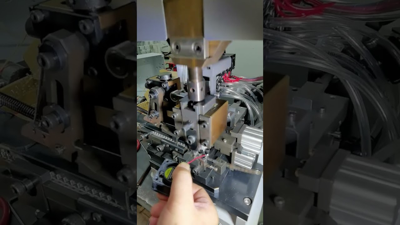 Horizontale Continue Strip Terminal Machine | Kabeldraad Strippen in de Fabriek
